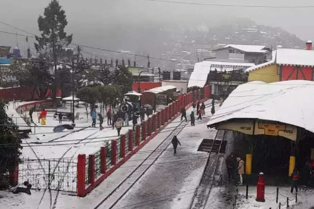 Darjeeling snowfall view